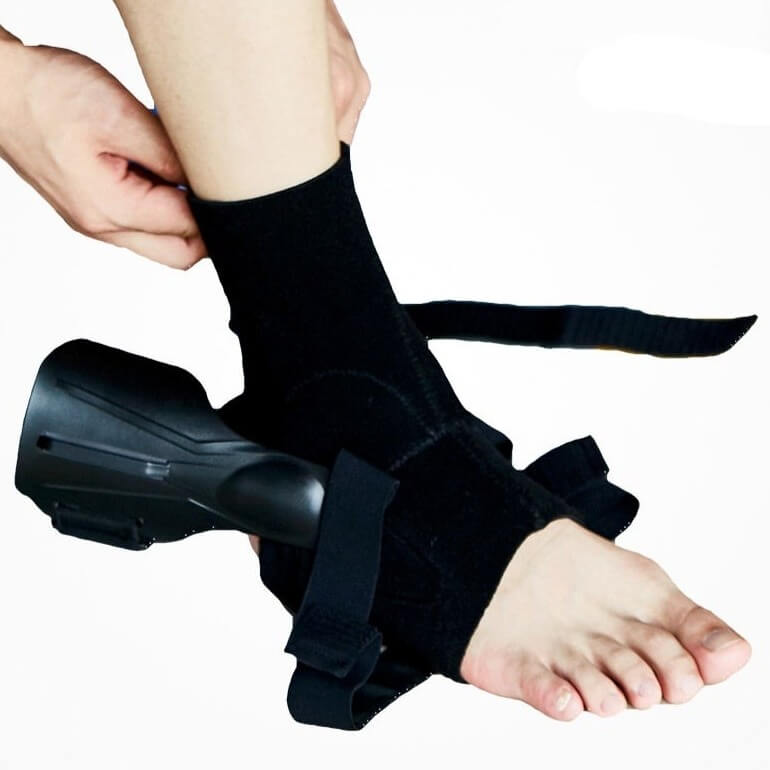 Ankle Protector can be worn and removed easily.