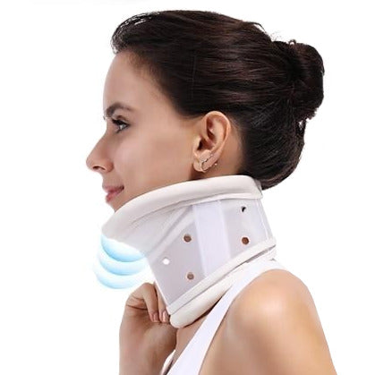 The extendable cervical collar includes a soft and comfortable chin support to ensure the neck brace does not obstruct the chin and jaw line.